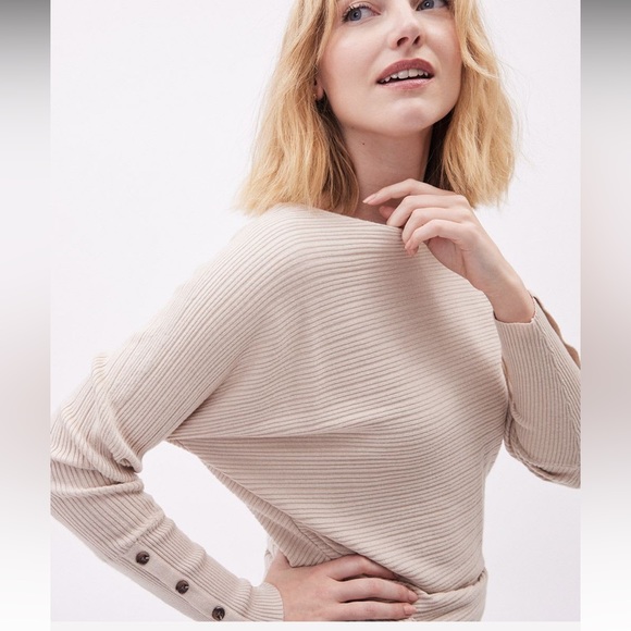 Long-Batwing-Sleeve Classic Sweater With Boat Neckline - Picture 3 of 7